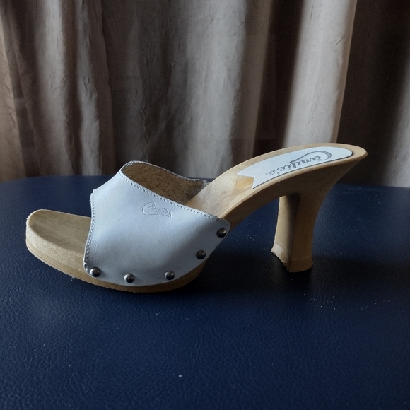 Candie's Shoes - CANDIE'S FAUX WOOD WHITE SANDALS
